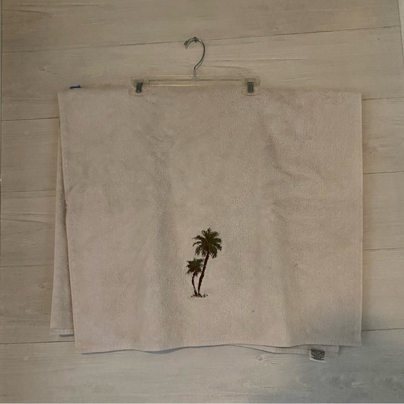 Wamsutta Bath Wamsutta Palm Tree Embroidered Bath Towel White